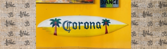 Tavola da Surf con decorazione 'Corona Extra'